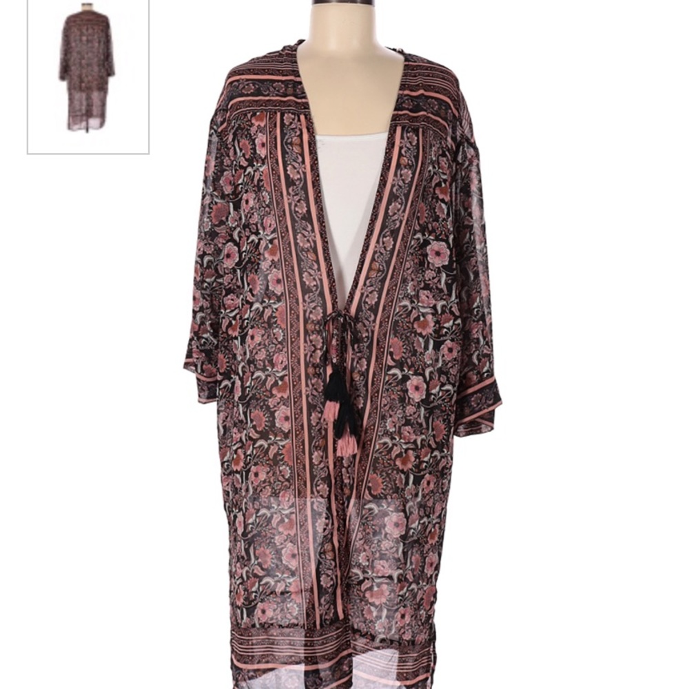 Xhilaration floral kimono